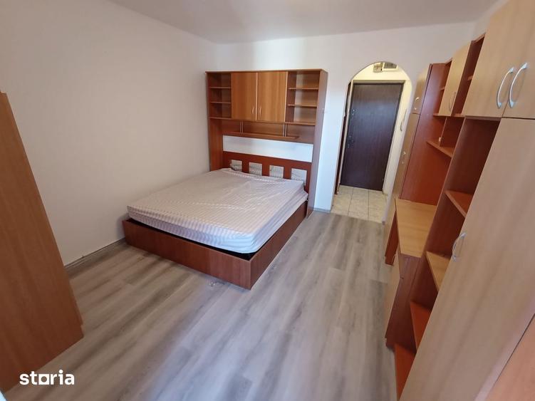 Garsonieră decomandată în Nicolina