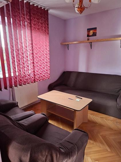 Apartament cu 3 camere semidecomandat în Calea Turzii