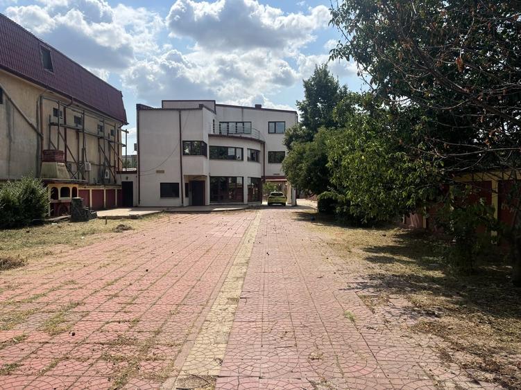 Casă cu 6 camere cu Teren 1000 Mp în Central
