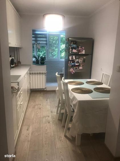 Apartament cu 3 camere semidecomandat în Exterior Vest
