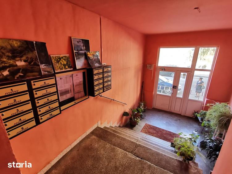 Apartament cu 4 camere decomandat în Central