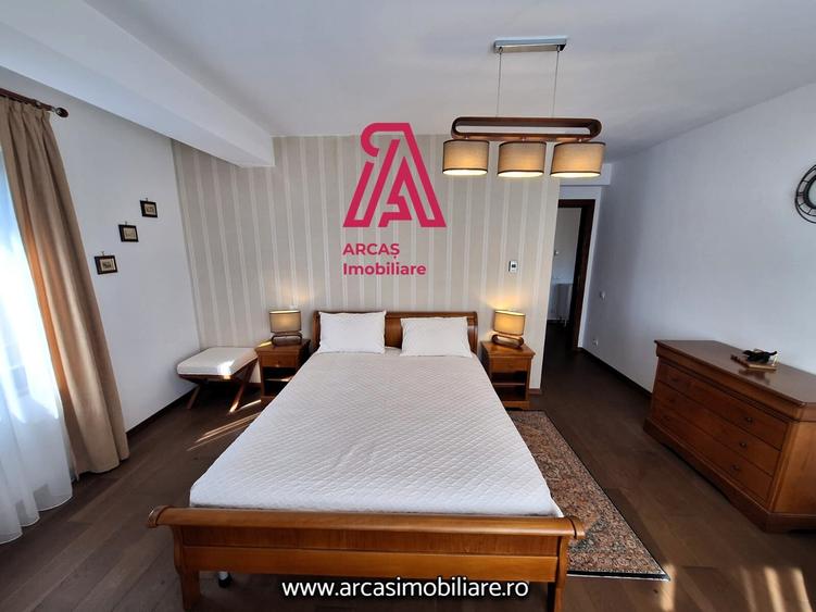 Apartament cu 3 camere decomandat în Sub Arini
