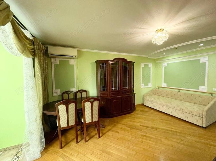 Apartament cu 3 camere decomandat în Planete