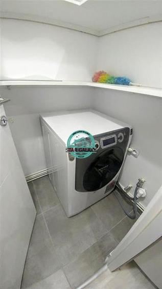 Apartament cu 3 camere decomandat, mobilat în Cornișa