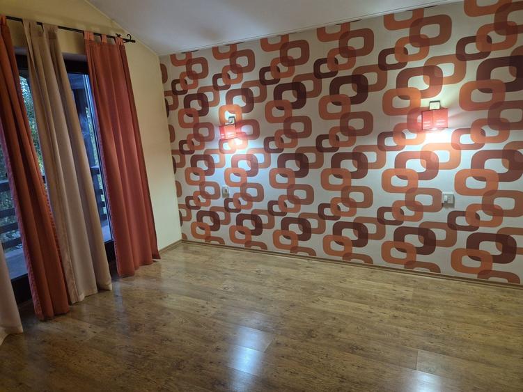 Casă cu 4 camere în Sânpetru
