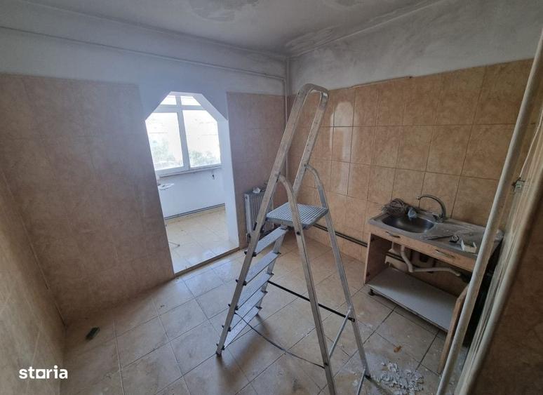 Apartament cu 2 camere decomandat în Tomești