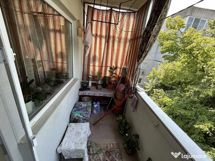 Apartament cu 3 camere decomandat în Dacia
