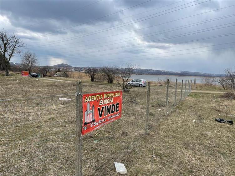 Teren Construcții intravilan de 9000 mp, în Vest