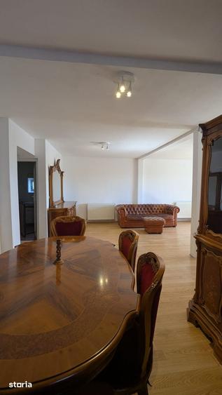 Apartament cu 3 camere în Vitan