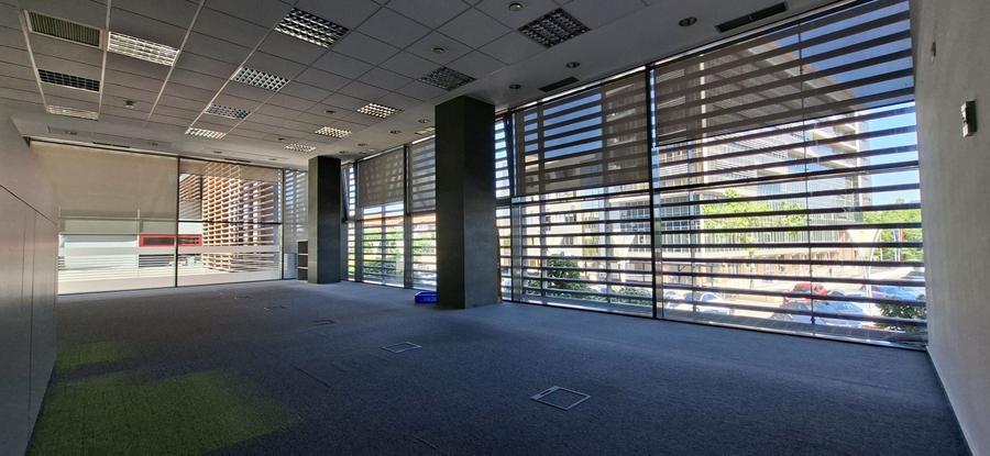 Birou, de 258 mp, în Central