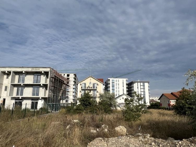 Teren Construcții intravilan de 1251 mp, în Nord