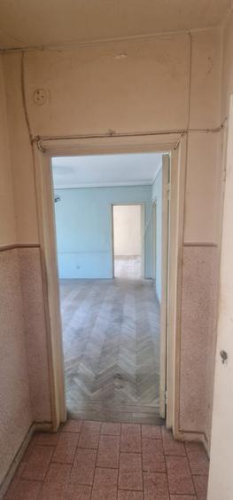 Apartament cu 3 camere semidecomandat în Nord