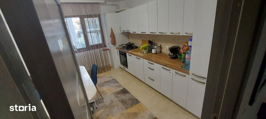 Apartament cu 3 camere în Bariera Vâlcii
