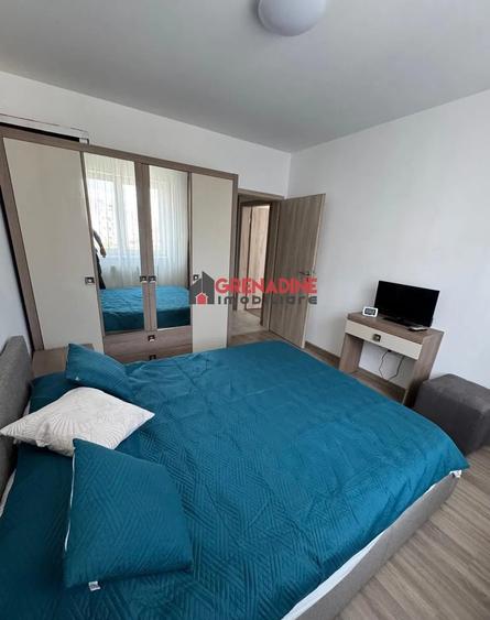 Apartament cu 2 camere decomandat în Tractorul