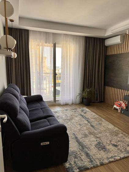 Apartament cu 3 camere decomandat în Crețuleasca