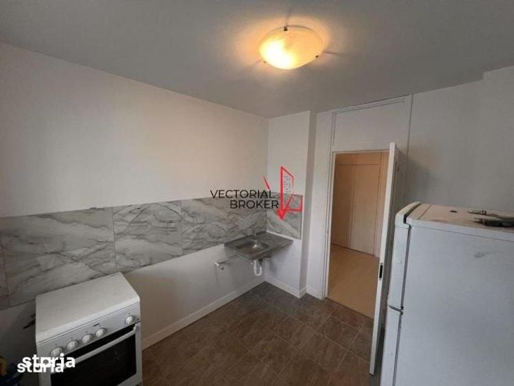 Apartament cu 3 camere decomandat în Dristor
