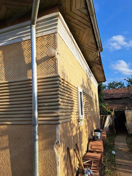 Casă cu 4 camere cu Teren 2500 Mp în Nicolae Bălcescu