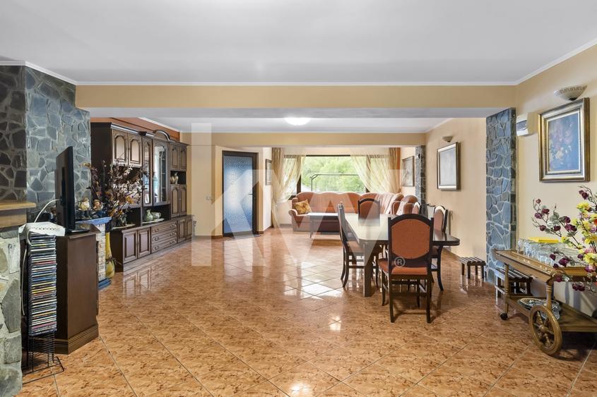 Duplex cu 8 camere cu Canalizare în Zamora