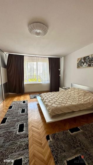 Casă cu 5 camere cu Teren 3200 Mp în Central
