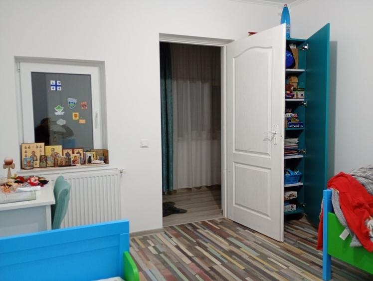 Casă cu 4 camere în Giurgiului