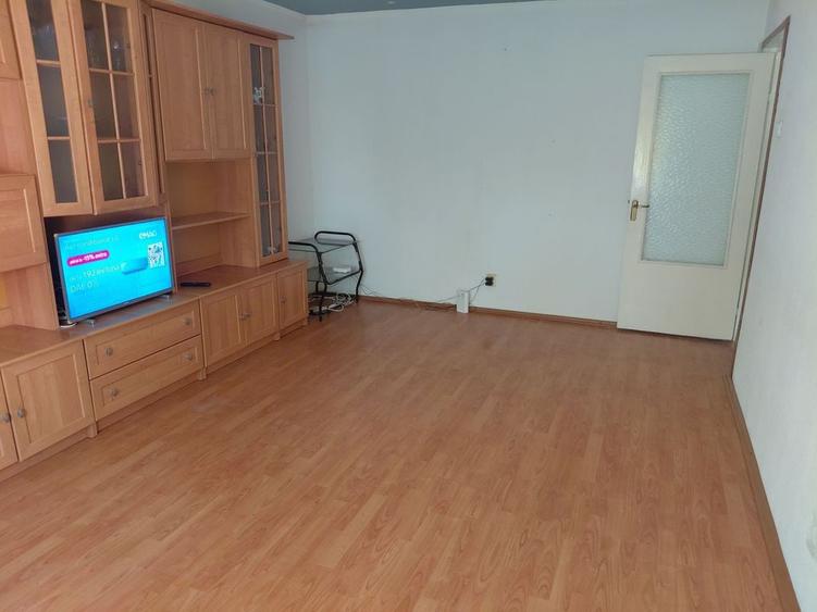 Apartament cu 2 camere decomandat în Est