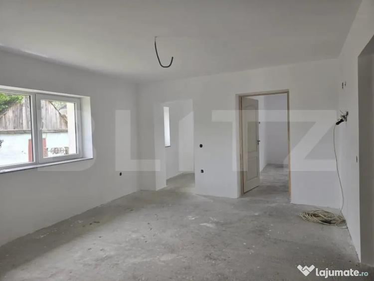 Casă cu 2 camere cu Teren 780 Mp în Lazuri