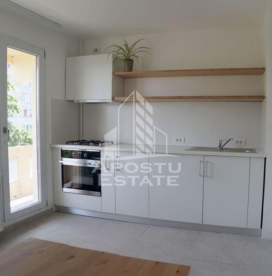 Apartament cu 3 camere semidecomandat, mobilat în Circumvalațiunii