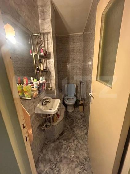 Apartament cu 3 camere decomandat în Micro 11