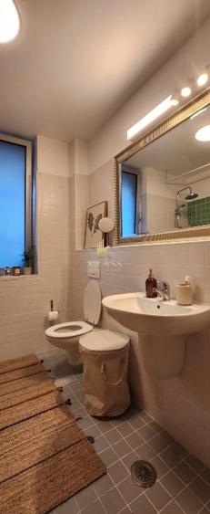 Apartament cu 3 camere decomandat, mobilat în Victoriei