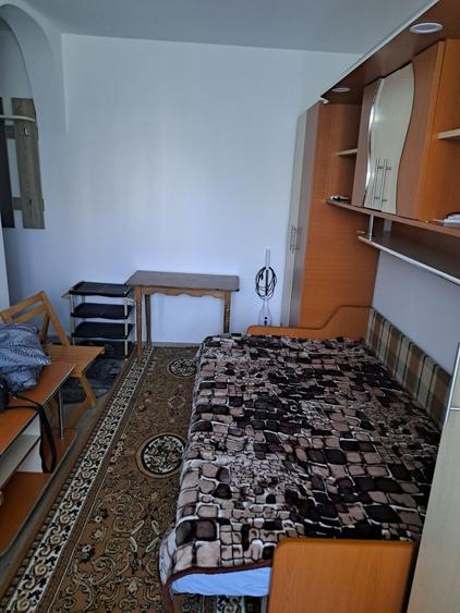 Garsonieră decomandată în Primăverii