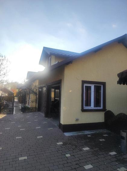 Casă cu 12 camere cu Teren 2230 Mp în Tăriceni
