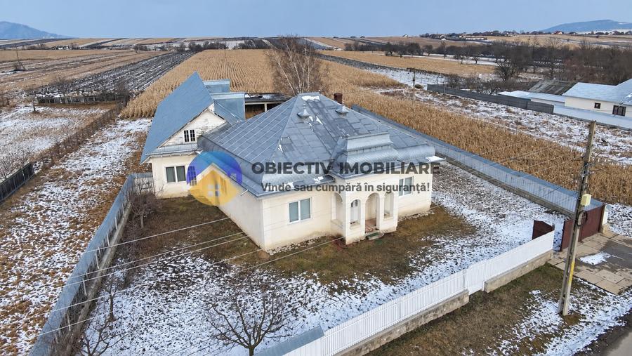 Casă individuală cu 6 camere cu Teren 3683 Mp în Agapia