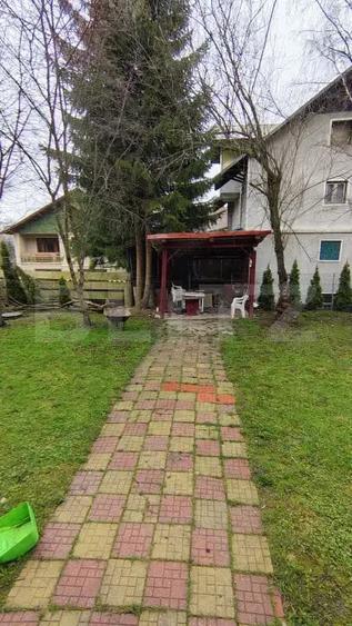 Casă cu 11 camere cu Teren 670 Mp în Clăbucet