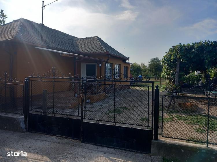 Casă cu 4 camere în Central