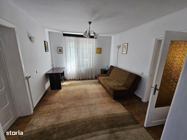 Casă cu 4 camere în Ciolpani