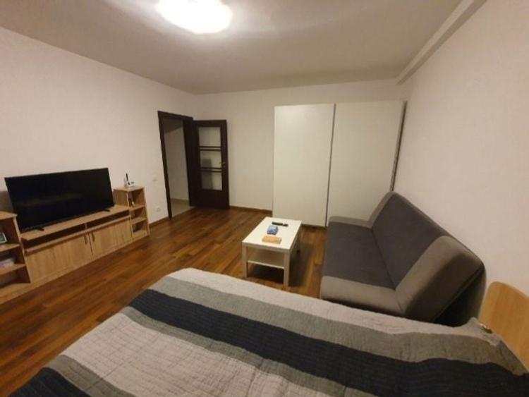 Garsonieră decomandată în Central