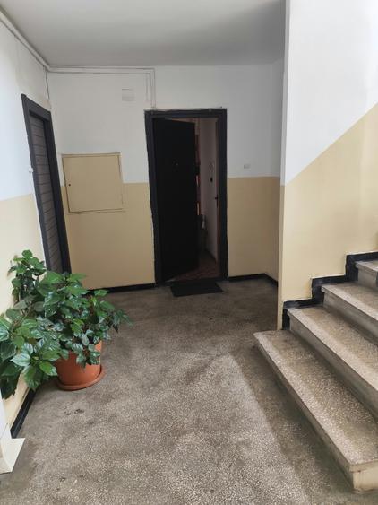 Garsonieră decomandată în P-ța Gorjului