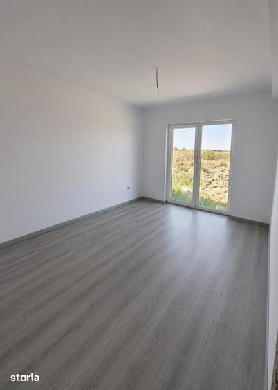 Casă cu 3 camere cu Teren 310 Mp în Săcălaz