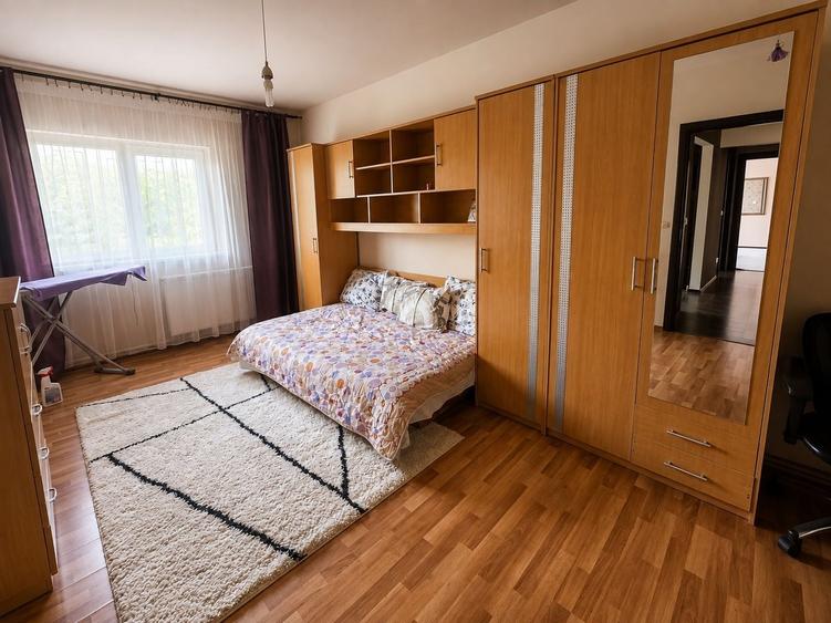 Apartament cu 2 camere decomandat în Exterior Vest