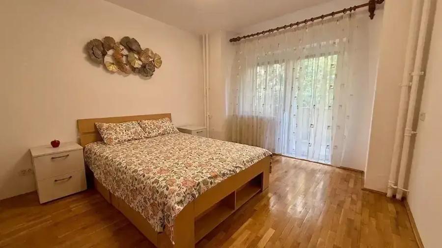 Apartament cu 3 camere decomandat, mobilat în Unirii