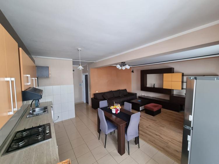 Apartament cu 3 camere în Cetate