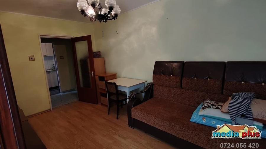 Apartament cu 2 camere decomandat în Micro 13 — fotografia 3