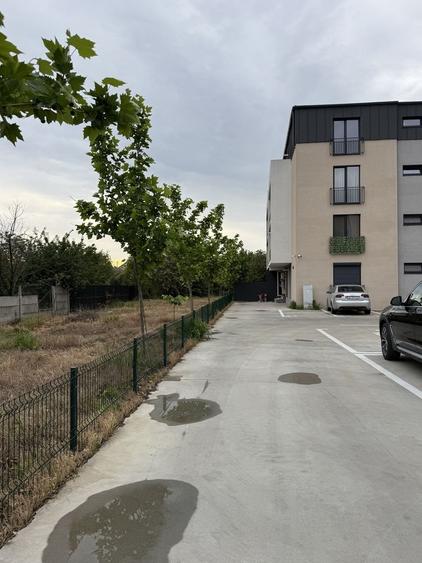 Apartament cu 3 camere decomandat în Făcăi