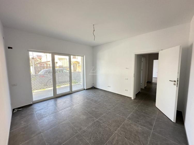 Apartament cu 2 camere decomandat în Girocului