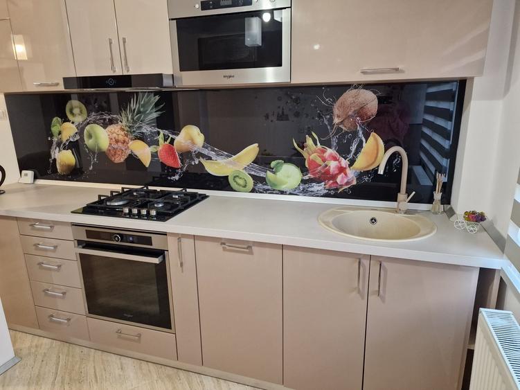Apartament cu 3 camere decomandat în Rovine