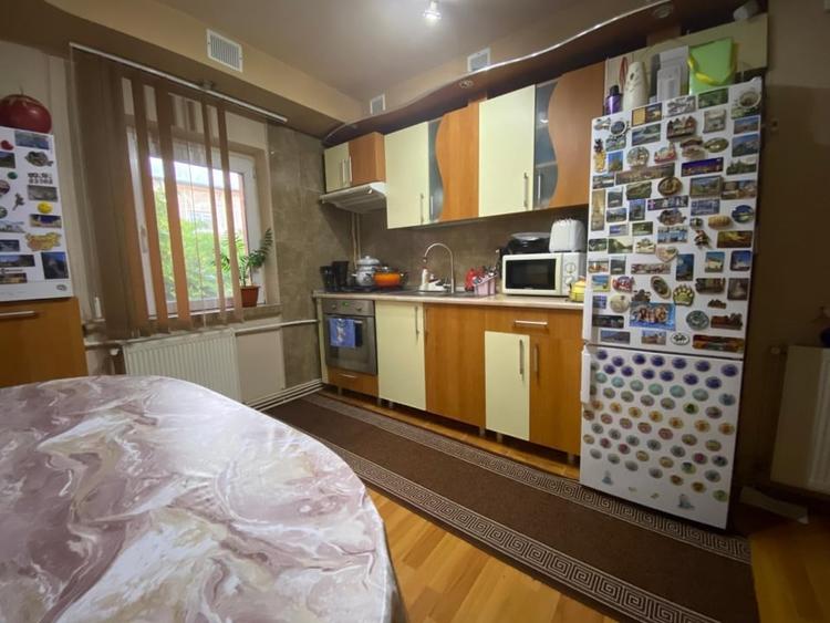 Apartament cu 3 camere decomandat, mobilat în 1 Mai