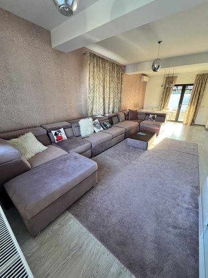 Casă cu 4 camere cu Teren 350 Mp în Domnești