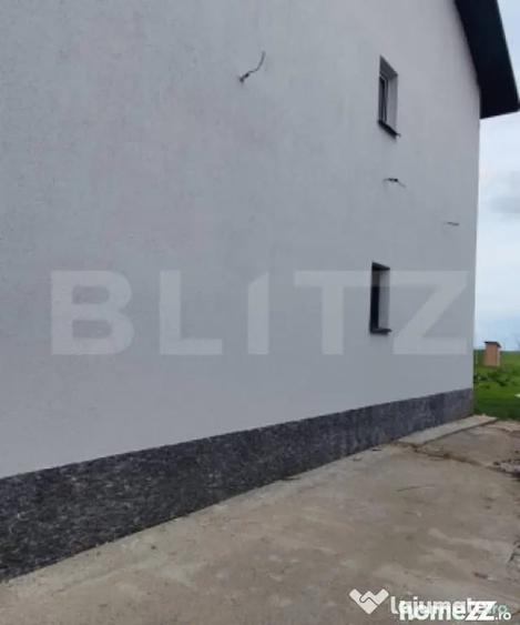 Casă cu 15 camere cu Teren 1000 Mp în Dumbrava