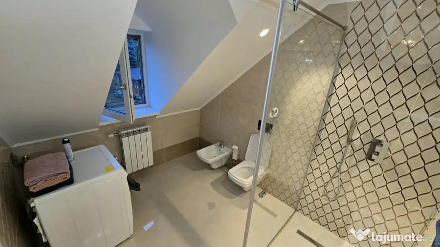 Apartament cu 7 camere decomandat în Burdujeni