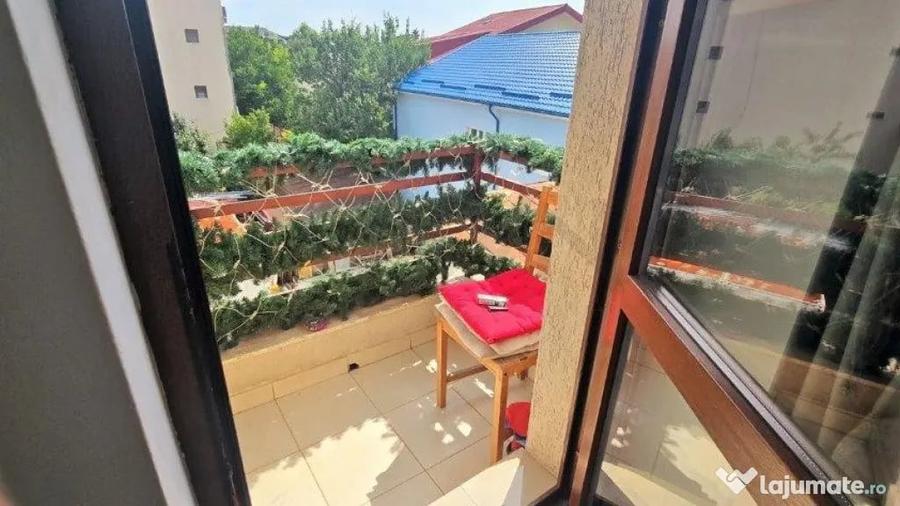Apartament cu 3 camere decomandat în Jiului